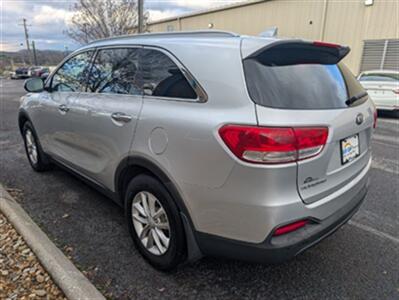 2017 Kia Sorento LX   - Photo 3 - Knoxville, TN 37919