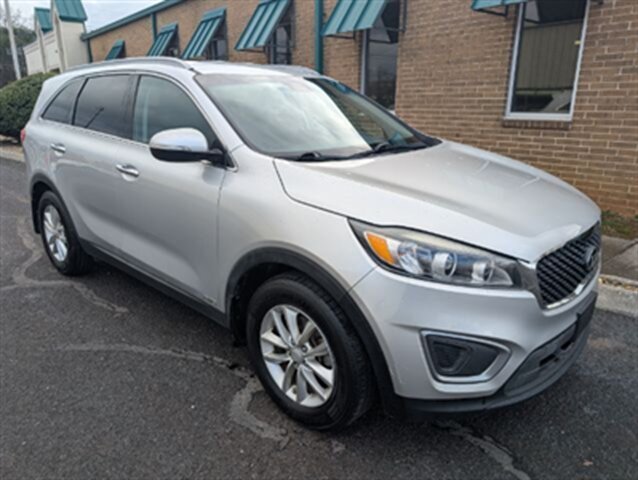 2017 Kia Sorento LX   - Photo 1 - Knoxville, TN 37919