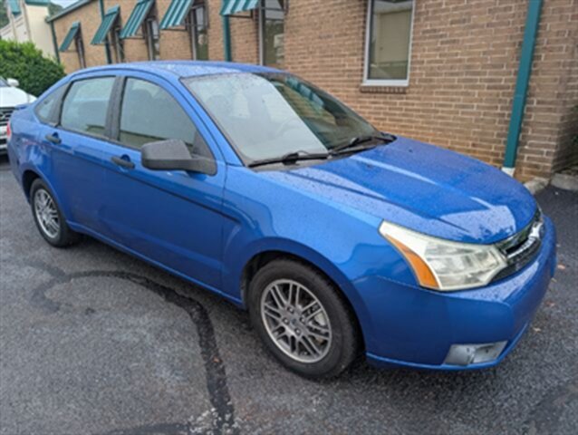 2011 Ford Focus SE - Photo 1 - Knoxville, TN 37919