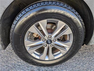 2015 Hyundai Santa Fe 2.4L  Sport - Photo 6 - Knoxville, TN 37919