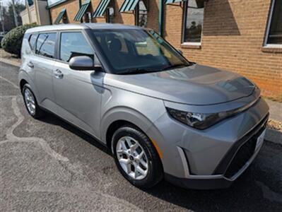 2023 Kia Soul LX   - Photo 1 - Knoxville, TN 37919