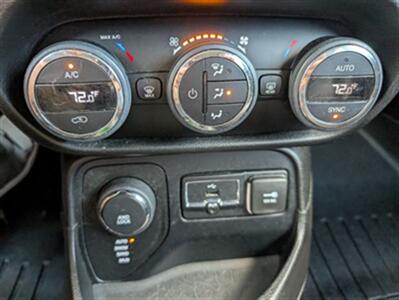 2015 Jeep Renegade Limited 4x4   - Photo 13 - Knoxville, TN 37919