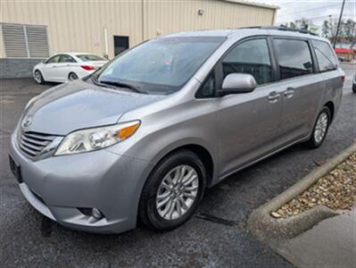 2017 Toyota Sienna XLE 8-Passenger   - Photo 32 - Knoxville, TN 37919