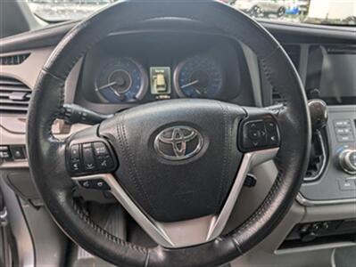 2017 Toyota Sienna XLE 8-Passenger   - Photo 7 - Knoxville, TN 37919