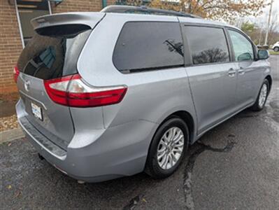 2017 Toyota Sienna XLE 8-Passenger   - Photo 31 - Knoxville, TN 37919