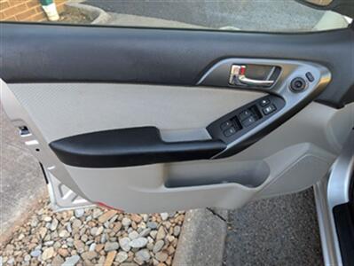 2013 Kia Forte EX   - Photo 7 - Knoxville, TN 37919