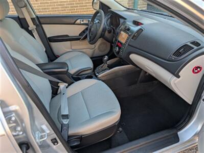 2013 Kia Forte EX   - Photo 19 - Knoxville, TN 37919