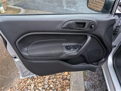 2018 Ford Fiesta SE   - Photo 7 - Knoxville, TN 37919