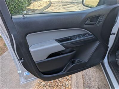 2016 Chevrolet Colorado Work Truck 4X4   - Photo 7 - Knoxville, TN 37919