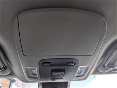 2019 Toyota Camry SE   - Photo 18 - Knoxville, TN 37919