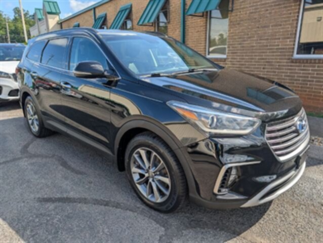 2018 Hyundai Santa Fe SE - Photo 1 - Knoxville, TN 37919