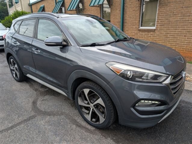 2018 Hyundai Tucson Limited - Photo 1 - Knoxville, TN 37919