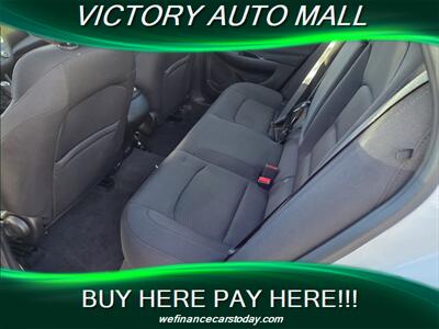 2018 Chevrolet Malibu LS   - Photo 4 - Toledo, OH 43612