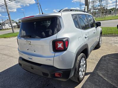 2019 Jeep Renegade Latitude   - Photo 2 - Toledo, OH 43612
