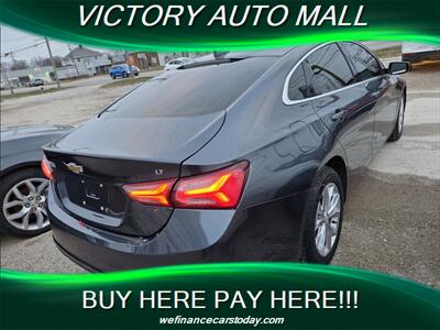 2019 Chevrolet Malibu LT   - Photo 2 - Toledo, OH 43612