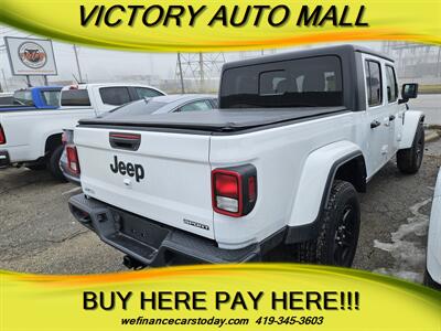 2021 Jeep Gladiator Sport   - Photo 2 - Toledo, OH 43612