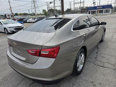 2023 Chevrolet Malibu LS - Photo 2 - Toledo, OH 43612