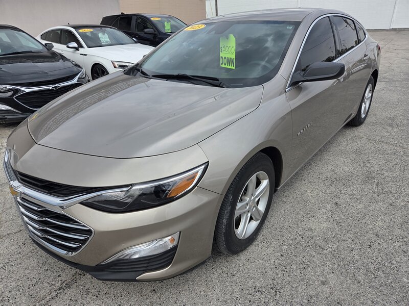 2023 Chevrolet Malibu LS   - Photo 1 - Toledo, OH 43612