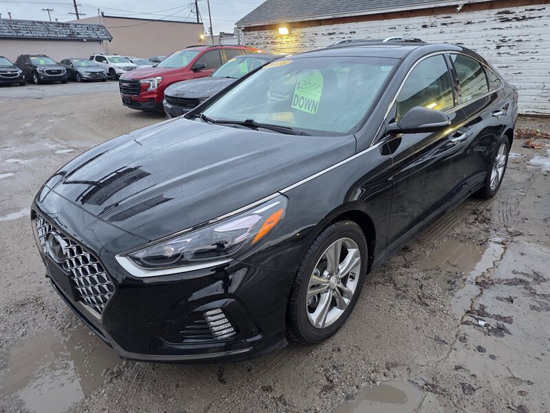 2018 Hyundai SONATA Sport   - Photo 1 - Toledo, OH 43612
