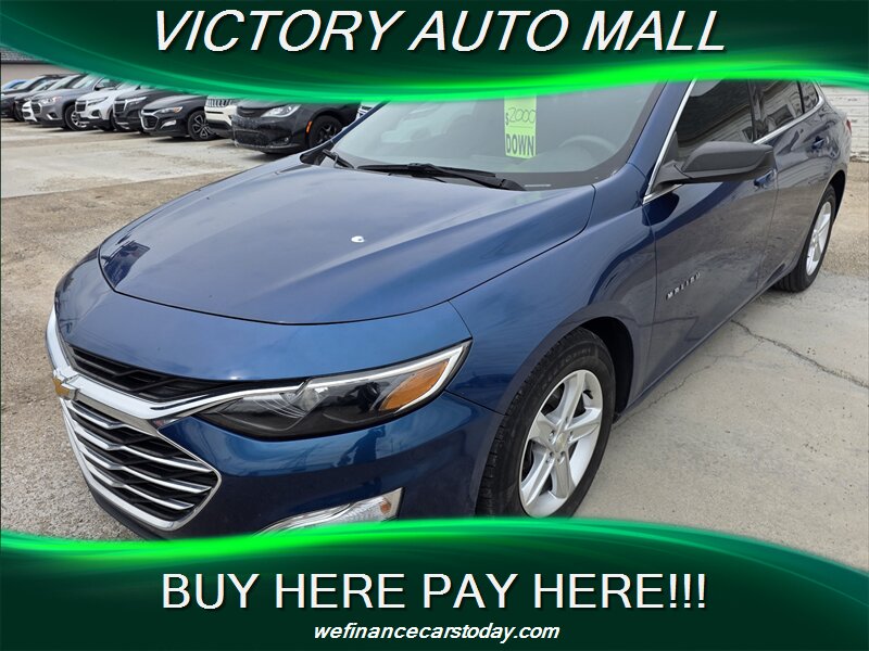 2019 Chevrolet Malibu LS   - Photo 1 - Toledo, OH 43612