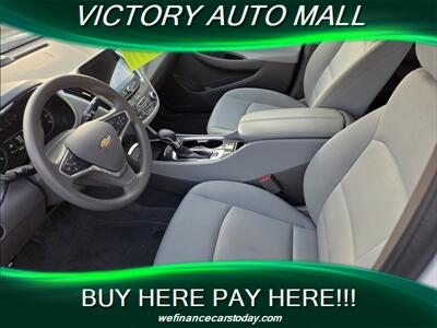 2022 Chevrolet Malibu LT   - Photo 3 - Toledo, OH 43612