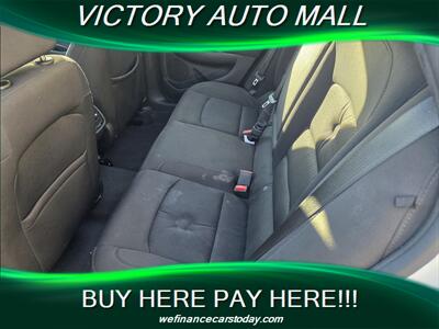 2018 Chevrolet Malibu LT   - Photo 4 - Toledo, OH 43612