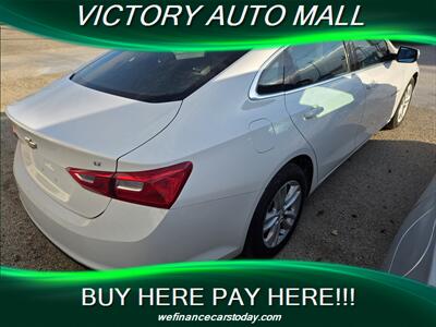 2018 Chevrolet Malibu LT   - Photo 2 - Toledo, OH 43612