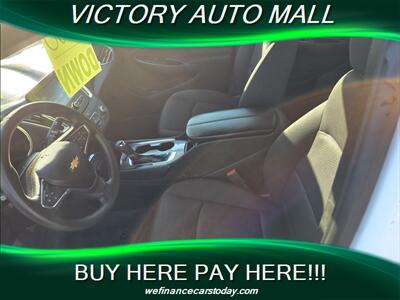 2018 Chevrolet Malibu LT   - Photo 3 - Toledo, OH 43612