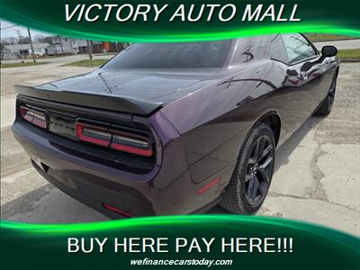 2022 Dodge Challenger SXT   - Photo 2 - Toledo, OH 43612