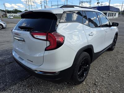 2022 GMC Terrain AT4   - Photo 2 - Toledo, OH 43612