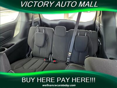 2020 Chrysler Pacifica Touring - Photo 5 - Toledo, OH 43612