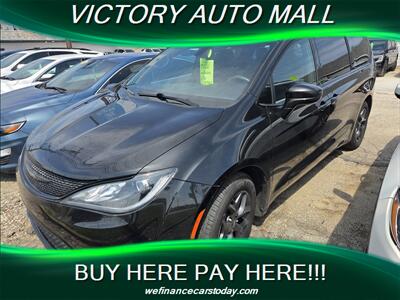 2020 Chrysler Pacifica Touring   - Photo 1 - Toledo, OH 43612