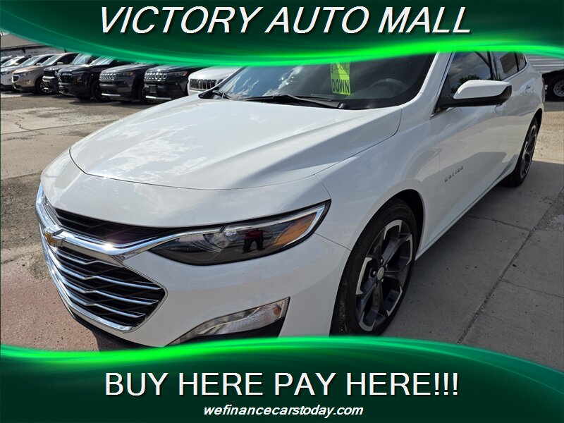 2023 Chevrolet Malibu LT   - Photo 1 - Toledo, OH 43612