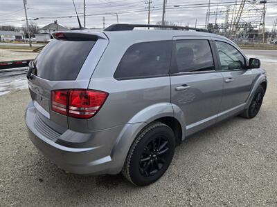 2020 Dodge Journey SE Value   - Photo 2 - Toledo, OH 43612