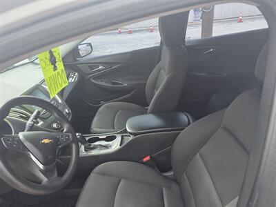 2018 Chevrolet Malibu LS   - Photo 3 - Toledo, OH 43612