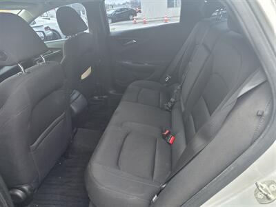 2018 Chevrolet Malibu LS   - Photo 4 - Toledo, OH 43612