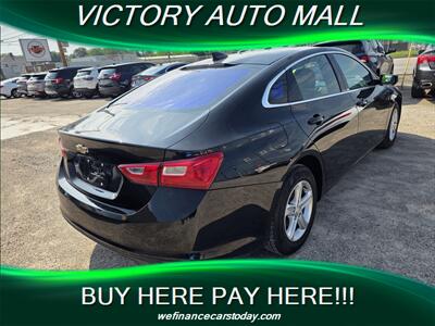 2022 Chevrolet Malibu LS - Photo 2 - Toledo, OH 43612
