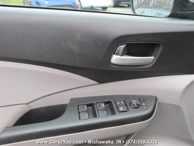 2013 Honda CR-V LX AWD   - Photo 8 - Mishawaka, IN 46545