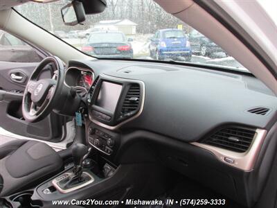 2014 Jeep Cherokee Latitude 4x4   - Photo 16 - Mishawaka, IN 46545