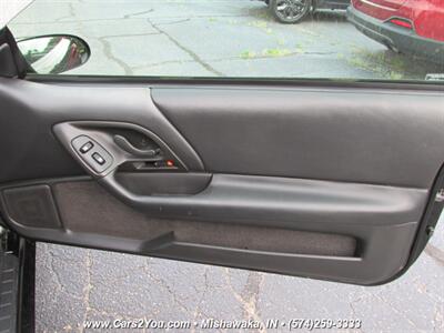2002 Chevrolet Camaro Z28 Convertible 35th Anniversary   - Photo 18 - Mishawaka, IN 46545