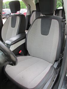 2017 Chevrolet Equinox LT AWD   - Photo 9 - Mishawaka, IN 46545