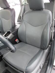 2015 Toyota Prius Five   - Photo 10 - Mishawaka, IN 46545
