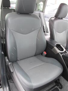 2015 Toyota Prius Five   - Photo 18 - Mishawaka, IN 46545