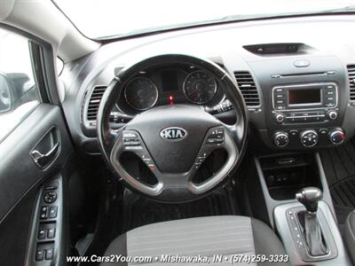 2015 Kia Forte5 EX   - Photo 17 - Mishawaka, IN 46545