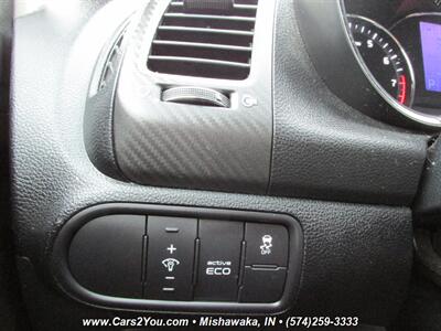 2015 Kia Forte5 EX   - Photo 16 - Mishawaka, IN 46545