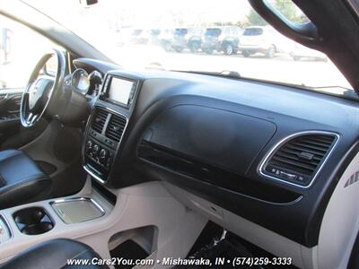 2019 Dodge Grand Caravan SXT   - Photo 17 - Mishawaka, IN 46545