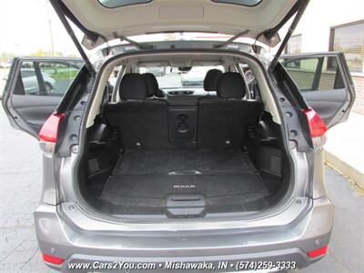 2019 Nissan Rogue SV 4x4 - Photo 16 - Mishawaka, IN 46545
