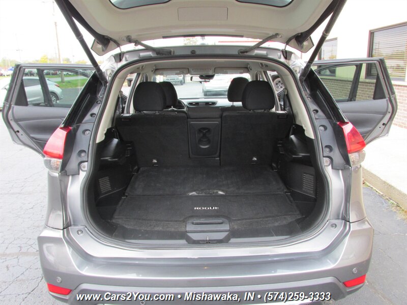 2019 Nissan Rogue SV 4x4 - Photo 16 - Mishawaka, IN 46545
