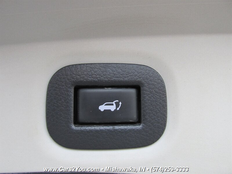 2019 Nissan Rogue SV 4x4 - Photo 18 - Mishawaka, IN 46545