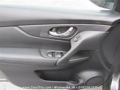 2019 Nissan Rogue SV 4x4 - Photo 9 - Mishawaka, IN 46545